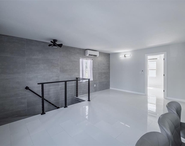 1427 Asher Lane - Photo Thumbnail 10
