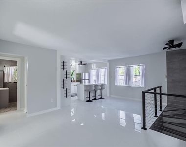 1427 Asher Lane - Photo Thumbnail 8