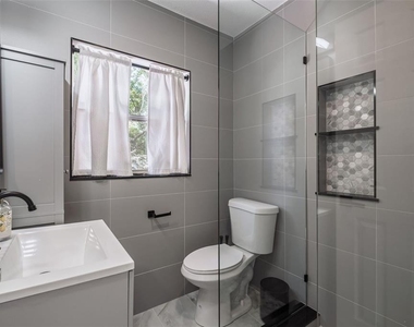 1427 Asher Lane - Photo Thumbnail 15