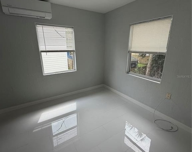 1427 Asher Lane - Photo Thumbnail 12