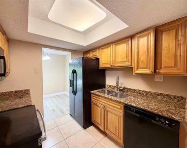 4759 S Texas Avenue - Photo Thumbnail 6