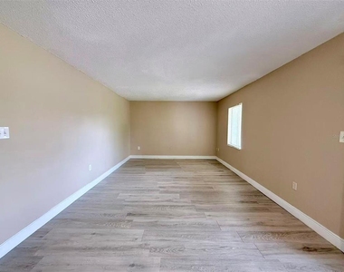 4759 S Texas Avenue - Photo Thumbnail 3