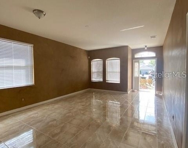 4905 Alavista Drive - Photo Thumbnail 2
