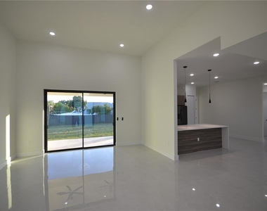 2416 Diplomat Parkway W - Photo Thumbnail 7