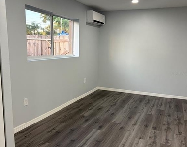 500 Montana Avenue - Photo Thumbnail 16