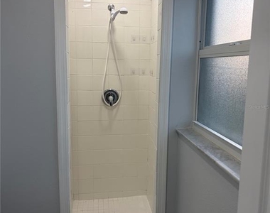 500 Montana Avenue - Photo Thumbnail 6