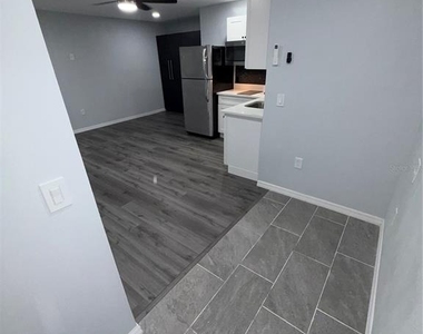 500 Montana Avenue - Photo Thumbnail 7