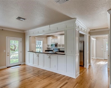 730 Oak Shadows Road - Photo Thumbnail 4