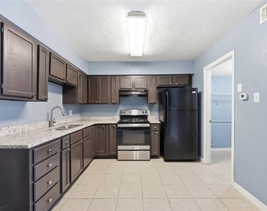 3918 Crayrich Circle - Photo Thumbnail 11