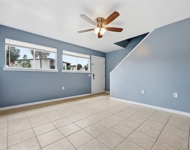 3918 Crayrich Circle - Photo Thumbnail 6