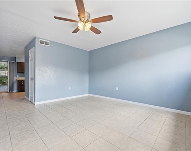 3918 Crayrich Circle - Photo Thumbnail 4