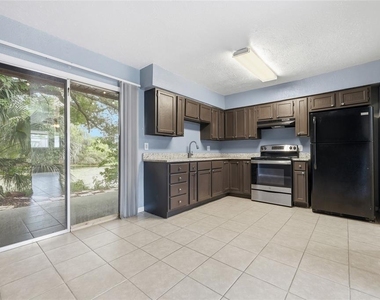 3918 Crayrich Circle - Photo Thumbnail 13