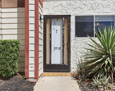 3918 Crayrich Circle - Photo Thumbnail 2
