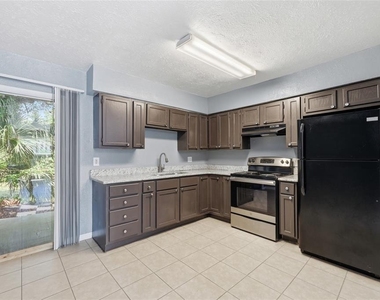 3918 Crayrich Circle - Photo Thumbnail 12