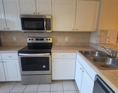 4316 Nw 48th - Photo Thumbnail 1