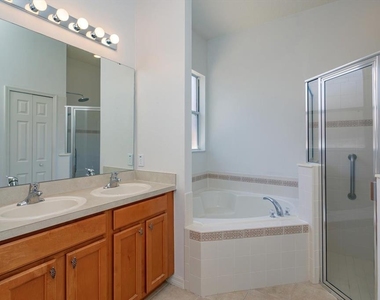 120 Crepe Myrtle Drive - Photo Thumbnail 9
