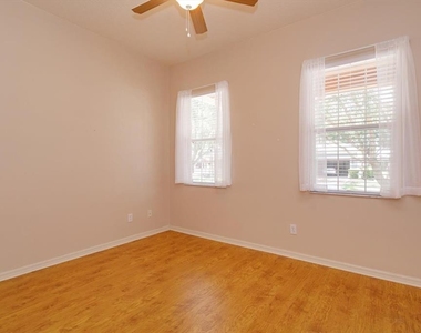 120 Crepe Myrtle Drive - Photo Thumbnail 11