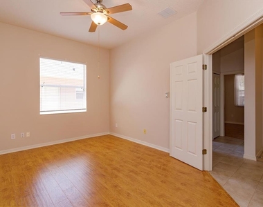 120 Crepe Myrtle Drive - Photo Thumbnail 10
