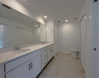 14231 Heritage Landing Boulevard - Photo Thumbnail 15