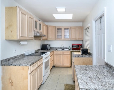 510 Sharon Circle - Photo Thumbnail 7