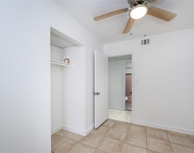 510 Sharon Circle - Photo Thumbnail 17