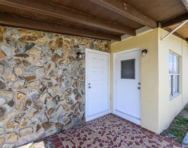 510 Sharon Circle - Photo Thumbnail 2