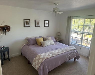 8926 Manor Loop - Photo Thumbnail 7