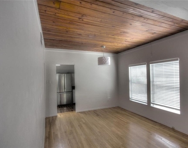 303 S Osprey Avenue - Photo Thumbnail 2
