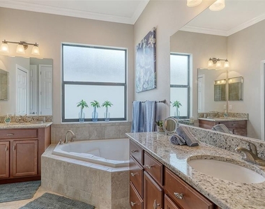1043 145th Street Circle Ne - Photo Thumbnail 17