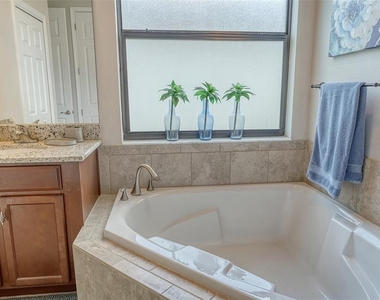 1043 145th Street Circle Ne - Photo Thumbnail 15