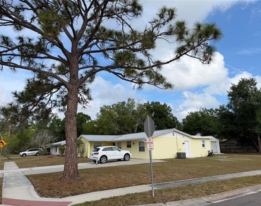 5333 Duncanwood Drive - Photo Thumbnail 4