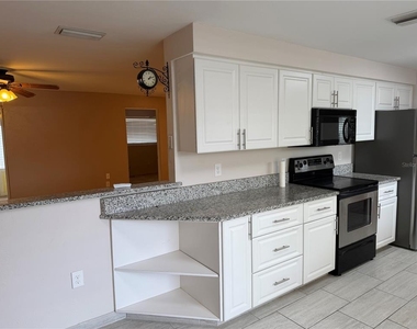 5333 Duncanwood Drive - Photo Thumbnail 6