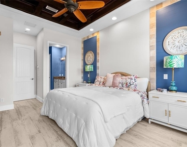 319 Compass Point Drive - Photo Thumbnail 12