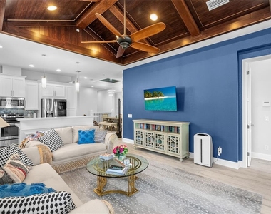 319 Compass Point Drive - Photo Thumbnail 7