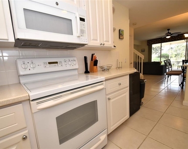 7624 Bergamo Avenue - Photo Thumbnail 13