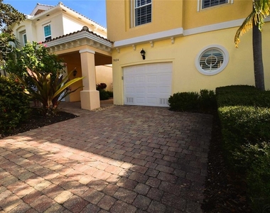 7624 Bergamo Avenue - Photo Thumbnail 21