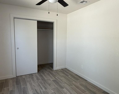 309 Mora Lane - Photo Thumbnail 13