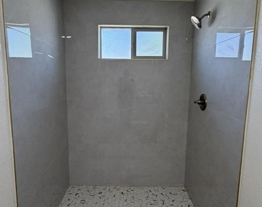 309 Mora Lane - Photo Thumbnail 8