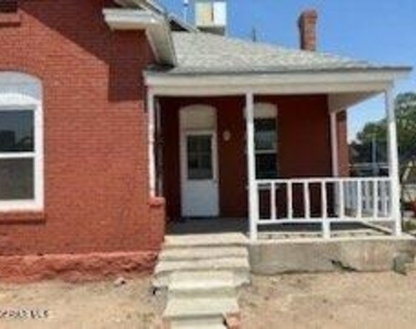 308 Hills Street - Photo Thumbnail 2
