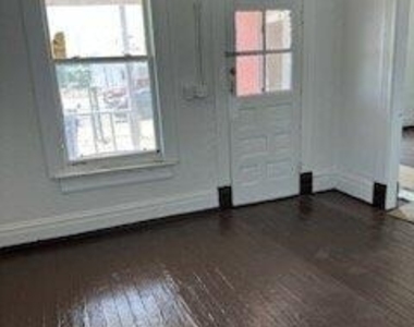 308 Hills Street - Photo Thumbnail 4