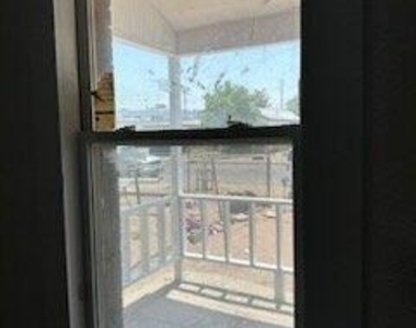 308 Hills Street - Photo Thumbnail 5