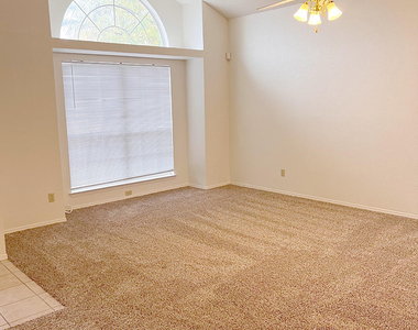 7125 Tierra Taos Drive - Photo Thumbnail 2