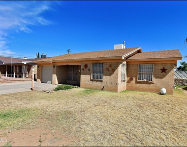 5613 Creston Avenue - Photo Thumbnail 1