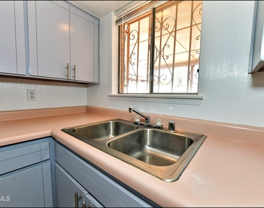 5613 Creston Avenue - Photo Thumbnail 15