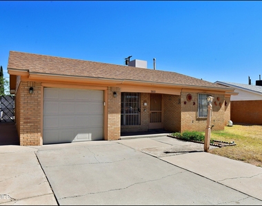 5613 Creston Avenue - Photo Thumbnail 3