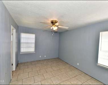5613 Creston Avenue - Photo Thumbnail 23