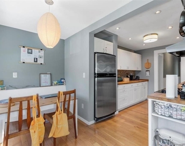 842 Edgewood Avenue - Photo Thumbnail 9