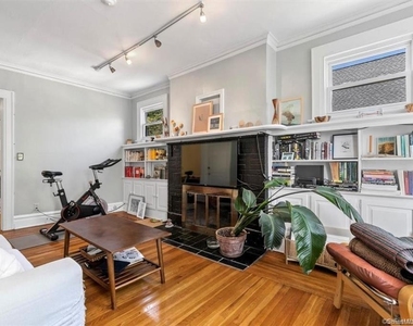 842 Edgewood Avenue - Photo Thumbnail 2