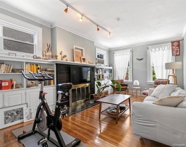 842 Edgewood Avenue - Photo Thumbnail 3