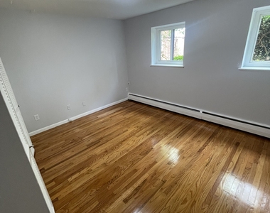 492 Fountain Street - Photo Thumbnail 5